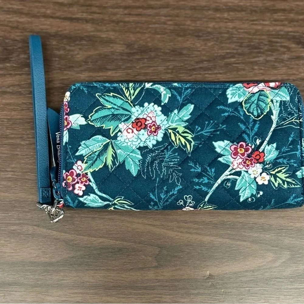 Vera Bradley | RFID Accordion Wallet | Rose Toile in cotton - Picture 3 of 3